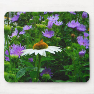 Mousepad Flor de Cone branca, flores roxas e mariposas