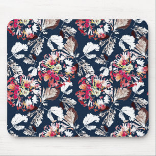 Mousepad Flores brancas e vermelhas em azul.