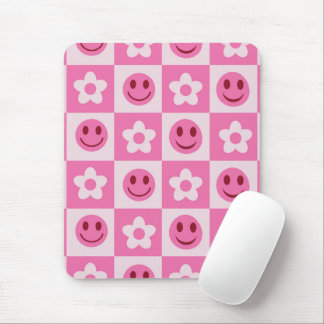 Mousepad Flores checadas e rostos felizes rosa