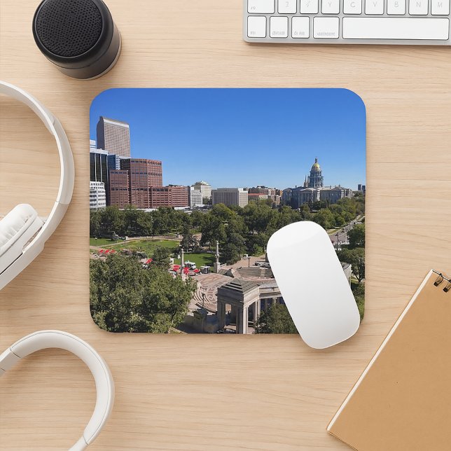 Mousepad Foto da paisagem do centro de Denver Colorado (A mouse pad with a photo of downtown Denver, including the capitol building & Civic Center Park.)
