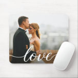 Mousepad Foto personalizada de casamento Escrita de amor<br><div class="desc">Adicione um toque de romance às suas tarefas diárias com o Pad do Rato Personalizado de Foto de Amor Foto de Casamento. Este mouse pad personalizado e encantador é uma maneira maravilhosa de manter as suas queridas memórias de casamento próximas, fazer-o uma adição perfeita ao seu espaço de trabalho ou...</div>