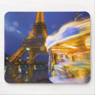 Mousepad França, Paris. Torre Eiffel no crepúsculo nevoeiro