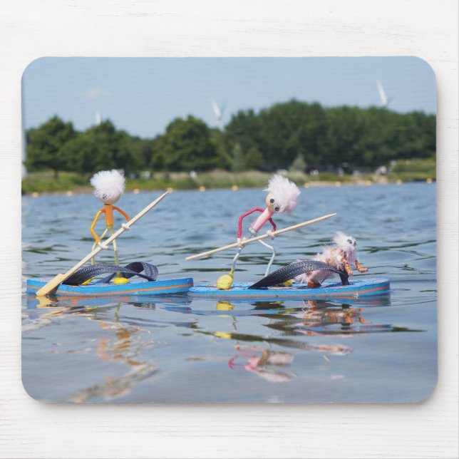 Mousepad Fubby's die een wedstrijdje Peddelboard doen. (Frente)