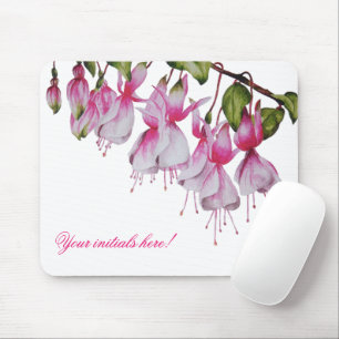 Mousepad 'Fuchsias Festivas' em um Pad do Mouse