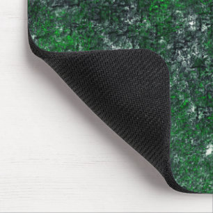 Mousepad Fungo verde sobre rocha ou tronco de cinza esbranq