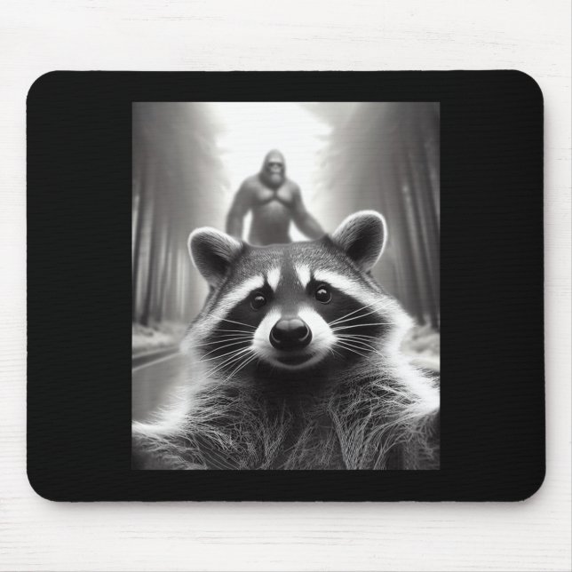 Mousepad Funny Tee Ed Raccoon Selfie Bigfoot Gift Mens Wome (Frente)