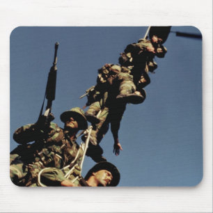 Mousepad Fuzileiros navais em um SPIE RIG. um dispositivo d