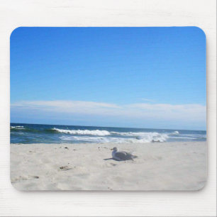 Mousepad Gaivota no oceano da costa do jérsei da praia