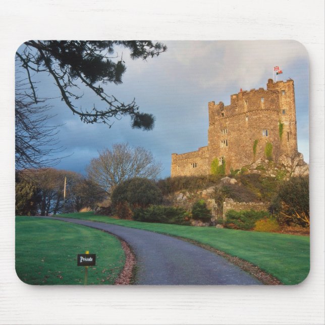Mousepad Gales - Um castelo galês particular perto de St. (Frente)