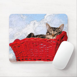Mousepad Gatinho adormecido bonitinho na foto do cesto verm