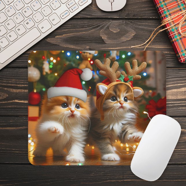 Mousepad Gatinhos bonitos com Papai Noel e chapéus de rena  (Criador carregado)