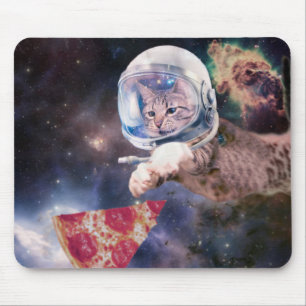 Mousepad Gato astronauta caçando uma fatia de pizza