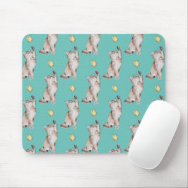 Mousepad Gato Atingindo Borboleta Amarela em Teto Claro