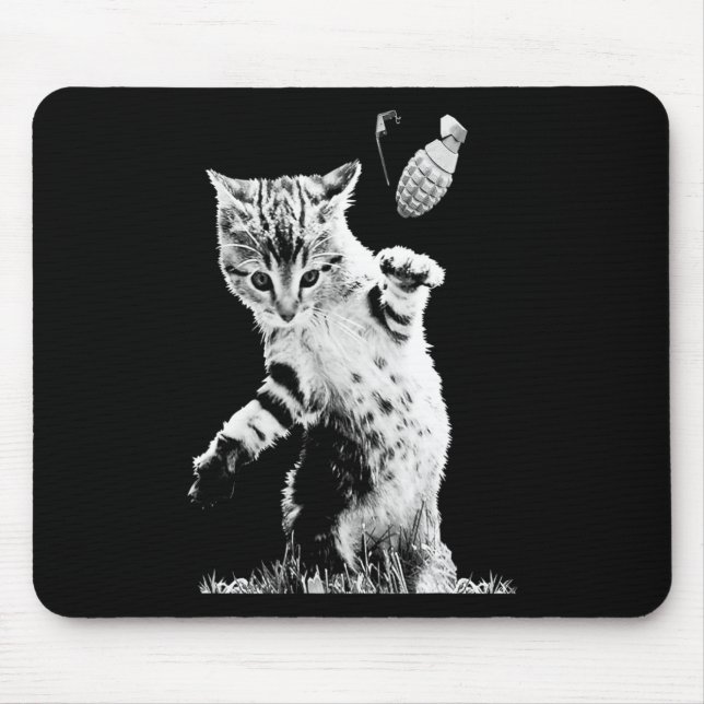 Mousepad Gato Jogando Granada Engraçada Cena de Granada Gat (Frente)