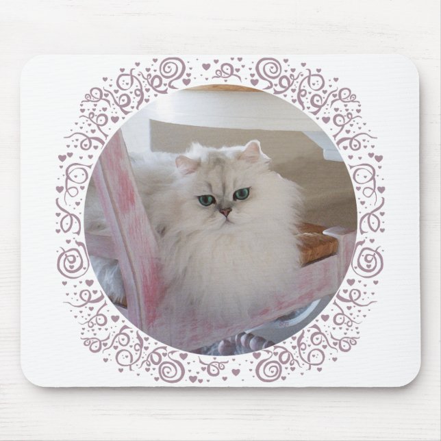 Mousepad Gato Persa Branco numa Cadeira Rosa (Frente)