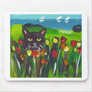 Mousepad Gato preto entre tulipas