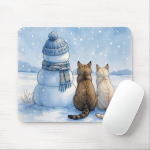 Mousepad Gatos Sentados Com um Boneco de Neve Em um Campo