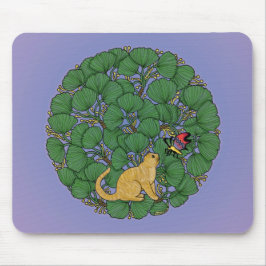 Mousepad Ginger cat olha para uma borboleta