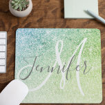 Mousepad Girly Blue Green Glitter Espalha Monograma Nome<br><div class="desc">A Brilhante Verde Azul Chic Glitter Gelifica Design de Nome Monograma. Personalize com seu nome,  monograma,  inicial ou texto. Elke Clarke © Você pode alterar a cor do texto e o estilo da fonte usando a opção personalizá-lo mais adiante. Diminuição da brilho com efeito de brilho.</div>
