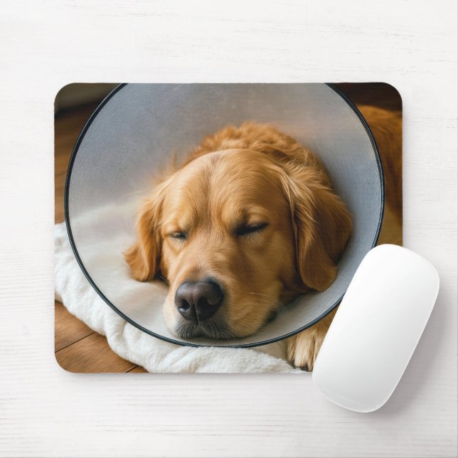 Mousepad Golden Retriever Usando um Colar Médico (Com mouse)