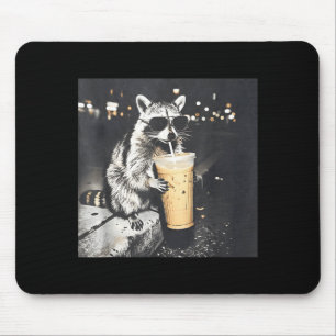 Mousepad Guaxinim bebendo café gelado meme engraçado gráfic
