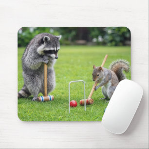 Mousepad Guaxinim e Esquilo Jogando Croqué