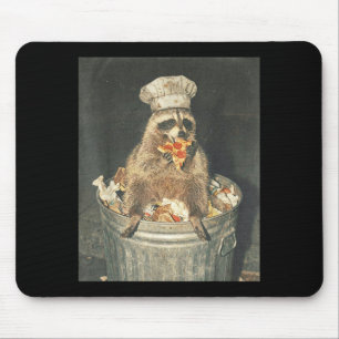 Mousepad Guaxinim engraçado retrô chef comendo pizza no lix