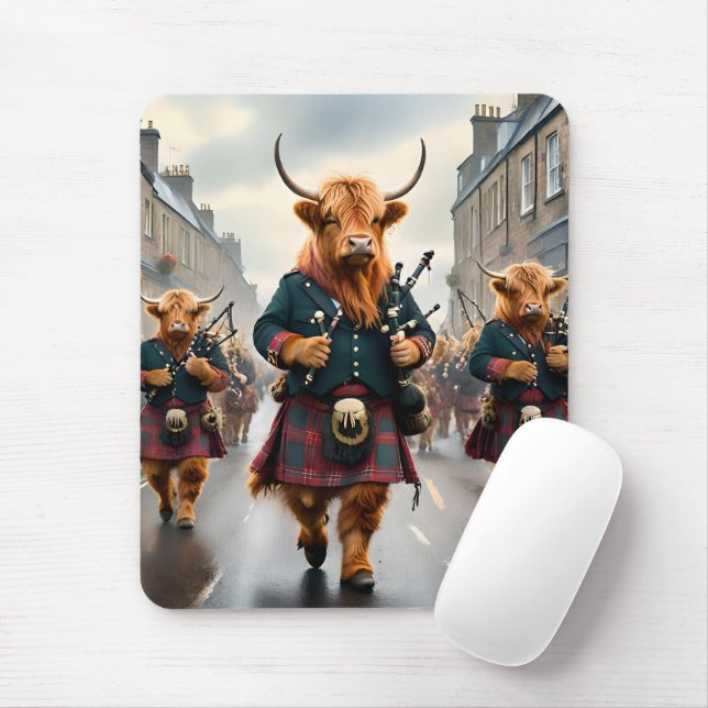 Mousepad Highland Harmony: Bagpipe Highland Cow Banda (Com mouse)