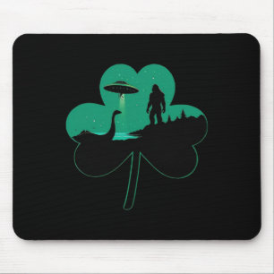 Mousepad Homens Dia de São Patrício Alien Ufo Trevo Sasquat