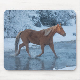 Mousepad Horse Drive no inverno em Hideout Ranc