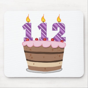 Mousepad Idade 112 no bolo de aniversário