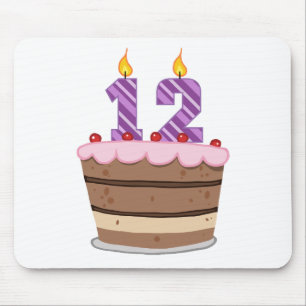 Mousepad Idade 12 no bolo de aniversário