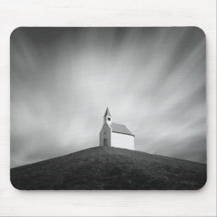 Mousepad Igreja em um monte em preto e branco