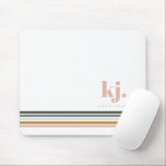 Mousepad Imagem Retrora Chic Monograma<br><div class="desc">Um design de monograma minimalista com grandes iniciais tipográficas em letra clássica com seu nome abaixo e listras coloridas retrógradas. Mouses pads personalizadas são a resposta para uma mesa sem graça. Colaboradores, professores e amigos adorarão nossas mouses pads. Certifique-se de comprar para você mesmo para aumentar sua vida profissional! Todos...</div>