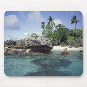 Mousepad Indonésia. Formações rochosas ao longo da costa