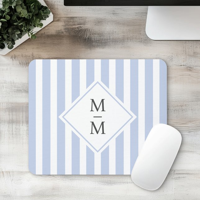 Mousepad Iniciais monográficas listras brancas, azuis-clara (Monogram initials dusty light blue white stripes mouse pad)