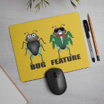 Mousepad Inseto vs. Suporte para mouse<br><div class="desc">Inseto vs. mouse Pad de recursos - Dê mais brilho à sua mesa com este teclado de mouse "Inseto vs. Recurso" divertido! De um lado, você encontrará um inseto triste que simplesmente não consegue fazer uma pausa. Por outro lado, um inseto apper balançando um terno, óculos escuros e muita confiança...</div>