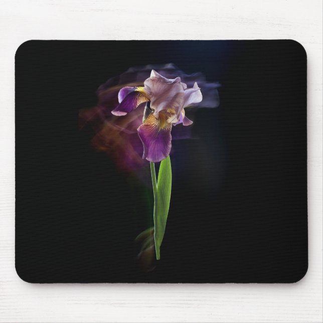 Mousepad Iris flower on a black background. Long exposure. (Frente)