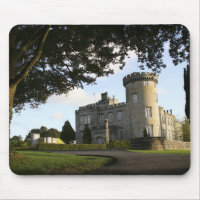 Irlanda, a entrada lateral do Castelo Dromoland.