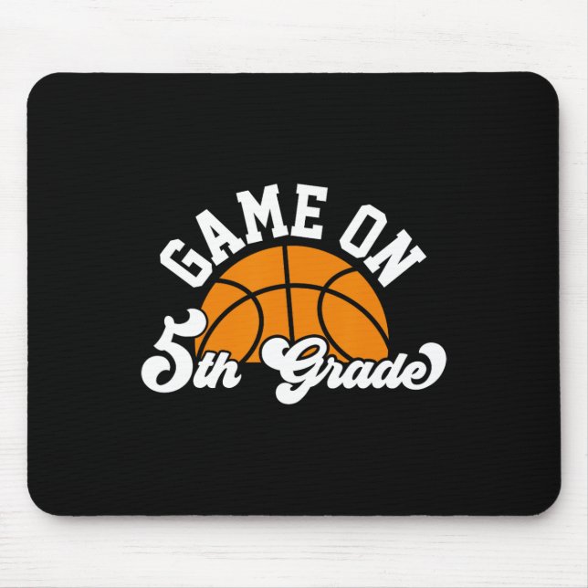 Mousepad Jogo Divertido No 1º Dia Da Faculdade De Basquete  (Frente)