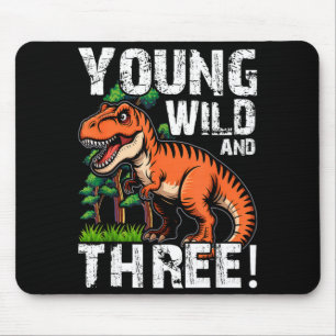 Mousepad Jovem Selvagem e Três 3 Aniversário de Dinossauro