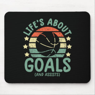 Mousepad Jovens de basquetebol se animam com metas e ajuda