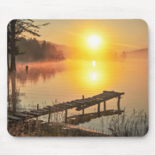 Mousepad Lago idílico mountain enevoada do nascer do sol ,