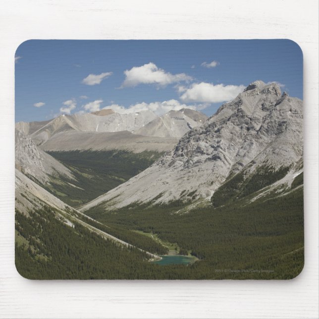Mousepad Lago mountain em um vale com céu azul (Frente)