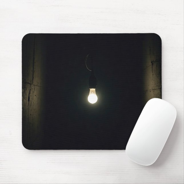 Mousepad Lâmpada Brilhante Na Sala Escura (Com mouse)