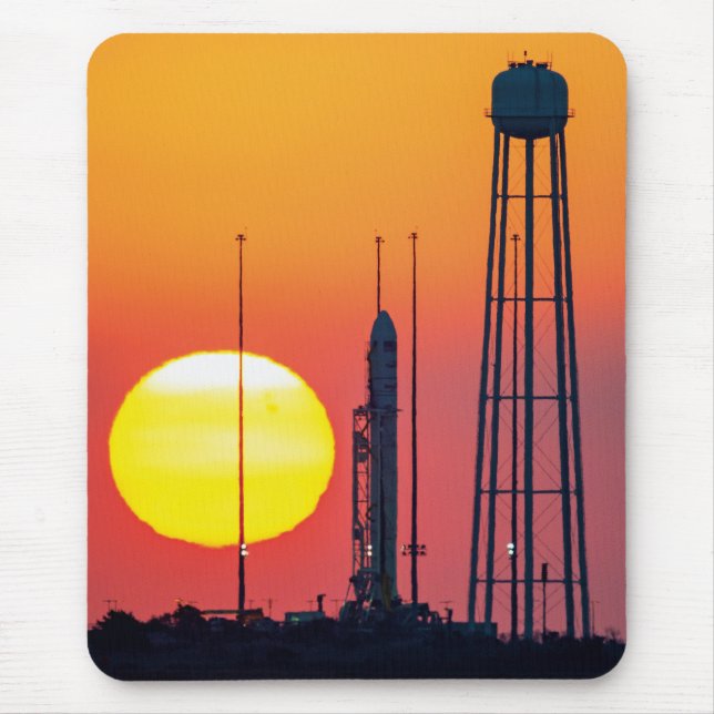 Mousepad Lançamento do Sunrise do Foguete da NASA Antares (Frente)