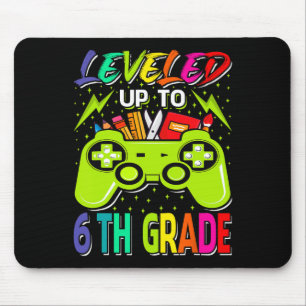 Mousepad Levado Até O Jogador De 6 Grau De Volta À Escola P