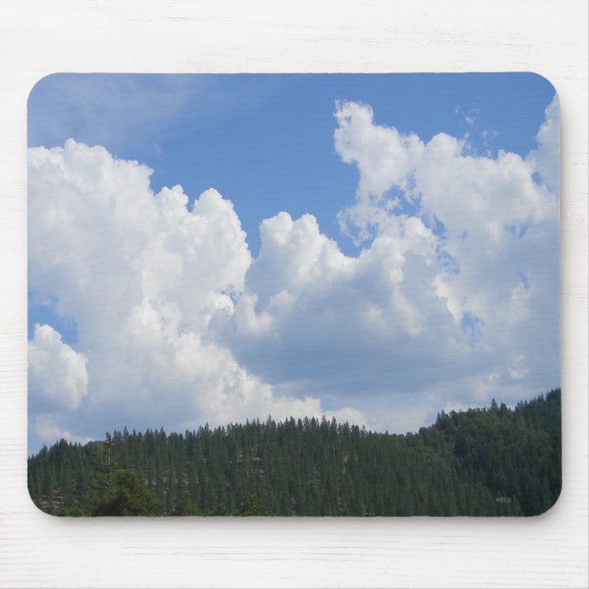 Mousepad Lindas nuvens nas montanhas... (Frente)
