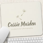 Mousepad Logotipo Botânico Russo de Sementes de Dandelion<br><div class="desc">Pad Do Rato Do Logotipo Botânico Russo De Semente De Dandelion. Este elegante e moderno design de negócios de tendências de escrita apresenta um par floral botânico de sementes de dandelion. Perfeito para qualquer negócio profissional.</div>