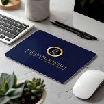 Mousepad Logotipo Dourado RUND de Couro Azul e Marinho Eleg<br><div class="desc">Melhore seu espaço de trabalho com esta impressão de mouse azul premium MARINHO, projetada para combinar estilo e funcionalidade. Com um logotipo ouro luxuoso e a opção de adicionar duas linhas de texto personalizado, este mouse pad é perfeito para personalizar com seu nome, negócios, firmeza ou qualquer outro detalhe de...</div>